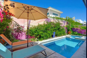 The Luxe Vibe - Meredith Lodging